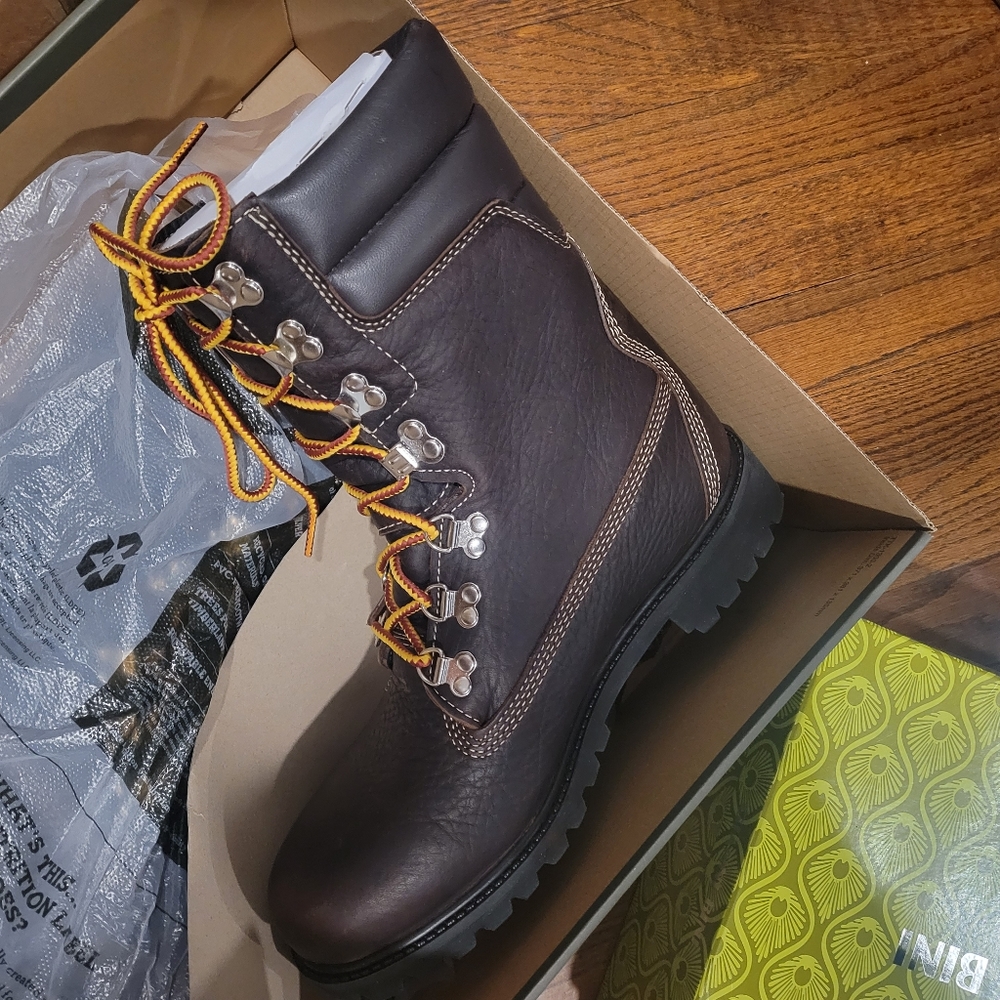 Brand new 40 below Barn Brown Timberland boots